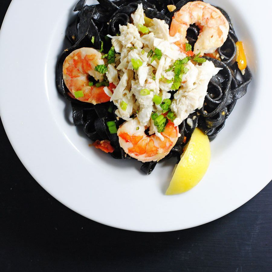 黑面食用虾和螃蟹