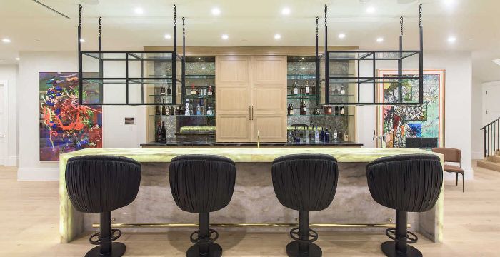 勒布朗詹姆斯的酒吧