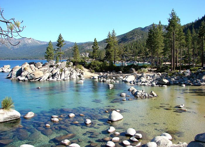 冬季公路旅行 - 太浩湖风景驱动
