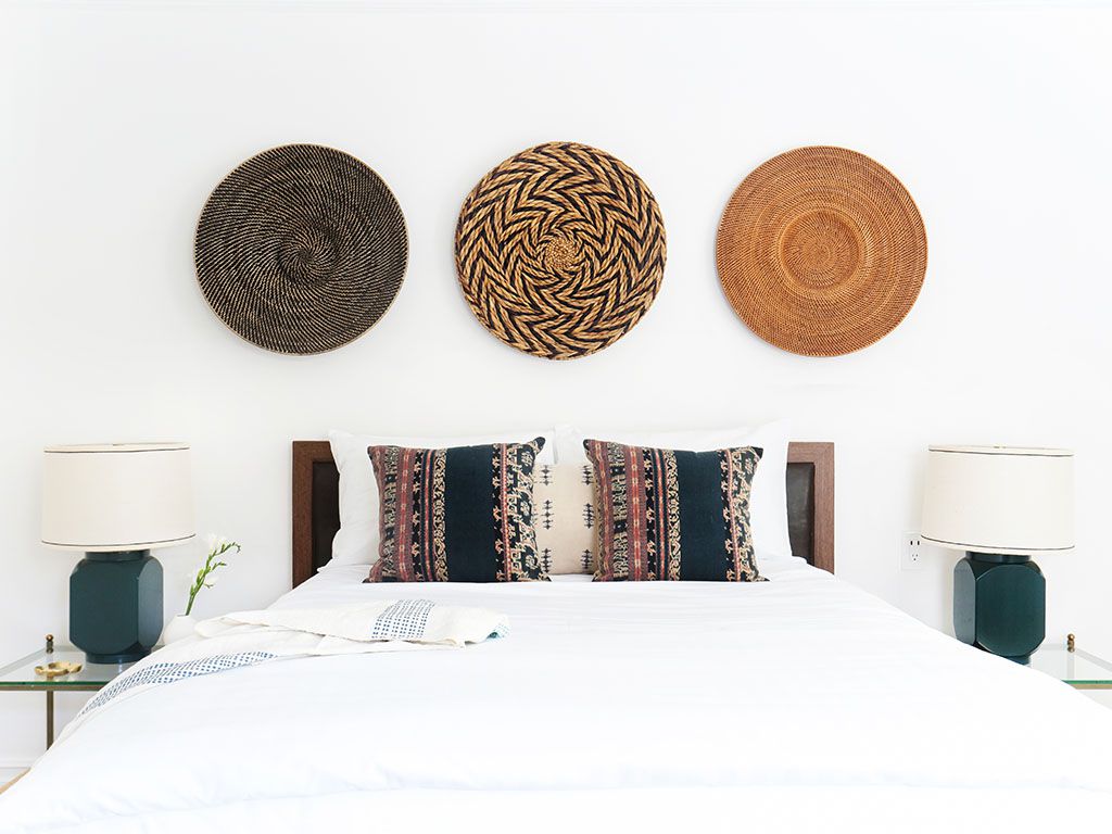 当室内设计师选购家具时”class=