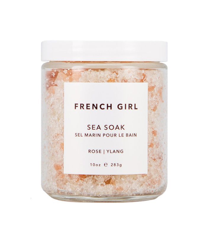 法国女孩有机物海水里浸泡